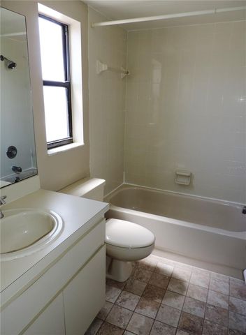 145 116TH AVENUE 301, Treasure Island, FL 33706
