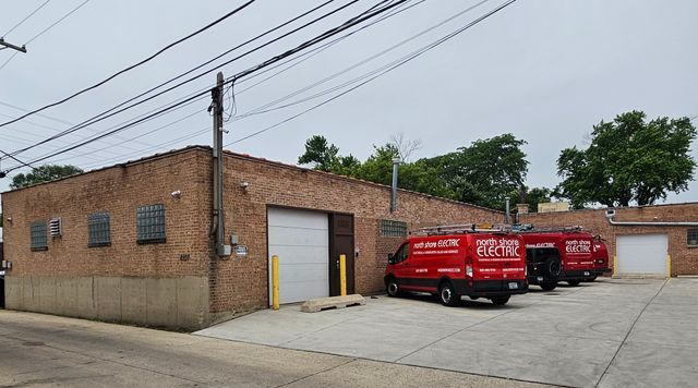 8107 Ridgeway Avenue N, Skokie, IL 60076