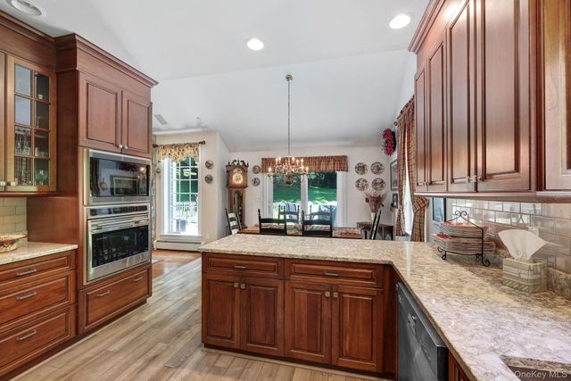 42 Somerset Lane, Warwick, NY 10990