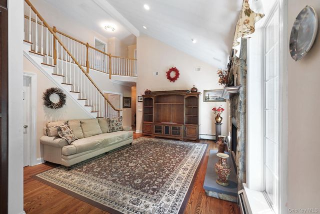 42 Somerset Lane, Warwick, NY 10990