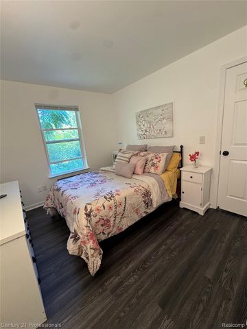 309 Russell Street, Pontiac, MI 48342