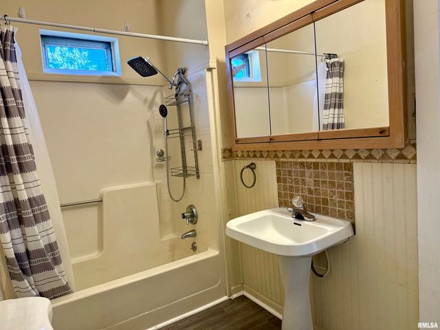 1103 W Boulevard St Apt B And, Marion, IL 62959