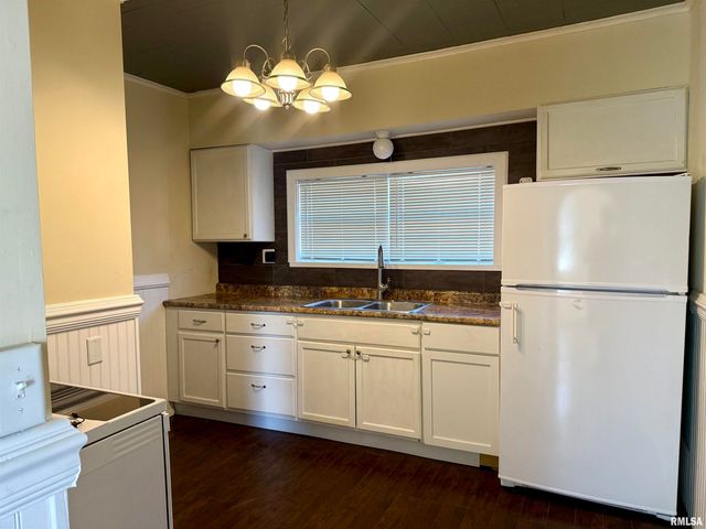 1103 W Boulevard St Apt B And, Marion, IL 62959