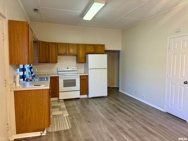 1103 W Boulevard St Apt B And, Marion, IL 62959