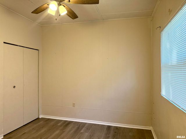 1103 W Boulevard St Apt B And, Marion, IL 62959