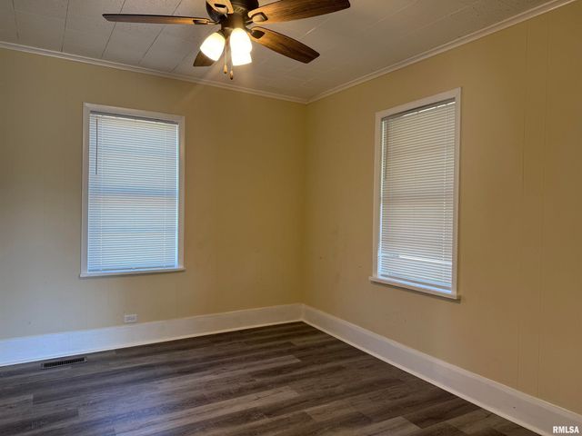 1103 W Boulevard St Apt B And, Marion, IL 62959