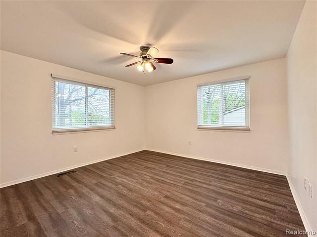 3095 Rolling Green Circle, Rochester Hills, MI 48309