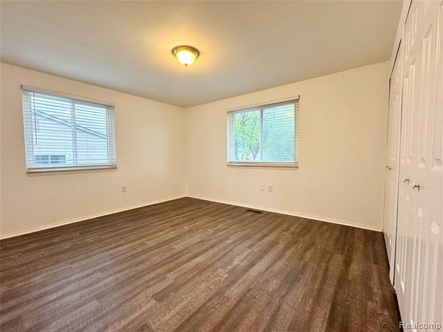 3095 Rolling Green Circle, Rochester Hills, MI 48309