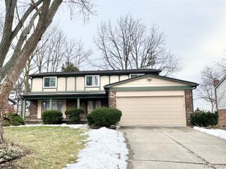 3095 Rolling Green Circle, Rochester Hills, MI 48309