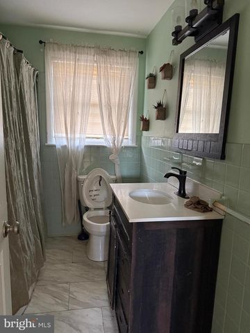 2461 RALEIGH DR, York, PA 17402