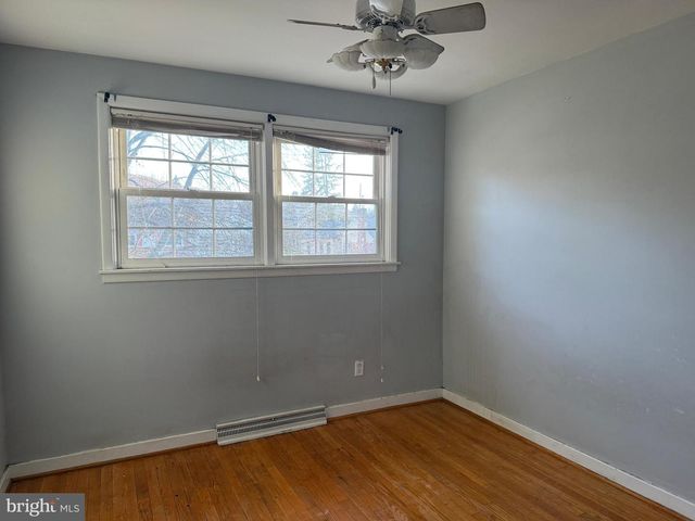 2461 RALEIGH DR, York, PA 17402