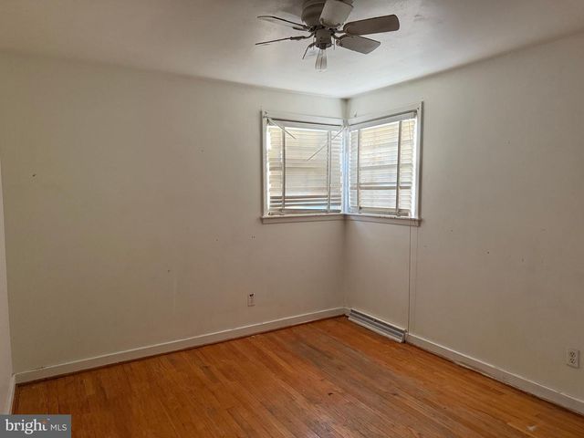 2461 RALEIGH DR, York, PA 17402