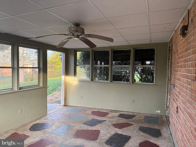 2461 RALEIGH DR, York, PA 17402