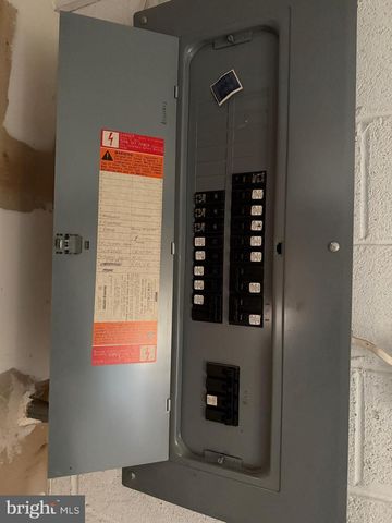 2461 RALEIGH DR, York, PA 17402