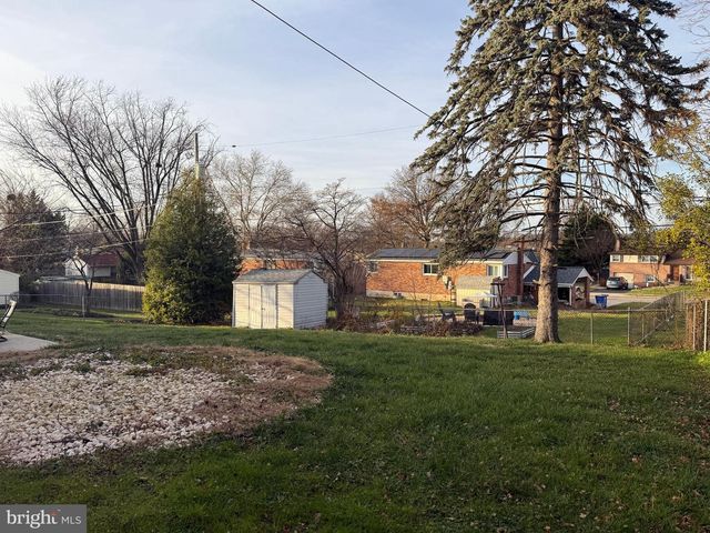 2461 RALEIGH DR, York, PA 17402