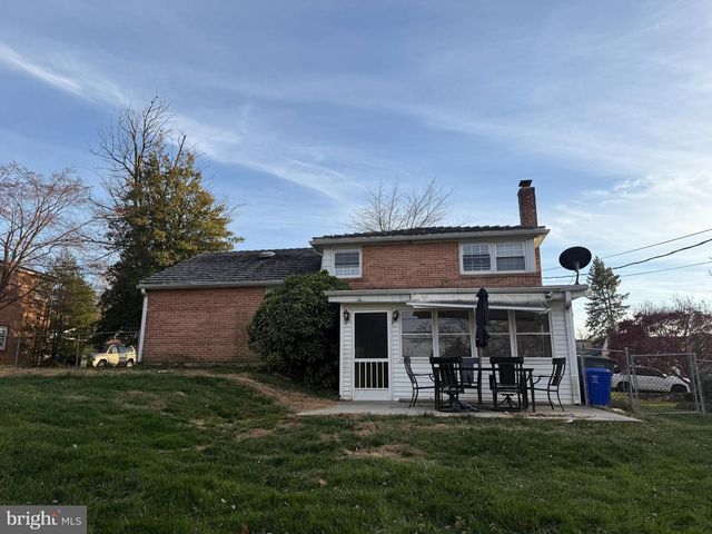 2461 RALEIGH DR, York, PA 17402