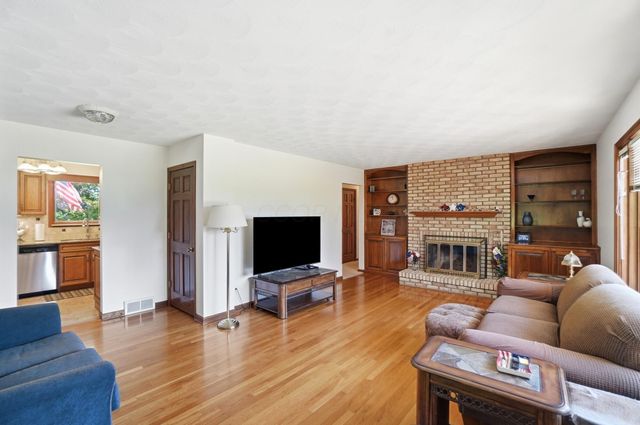 2262 Lewis Center Road, Lewis Center, OH 43035