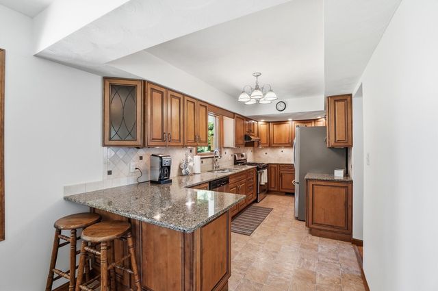 2262 Lewis Center Road, Lewis Center, OH 43035
