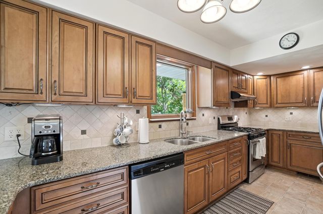 2262 Lewis Center Road, Lewis Center, OH 43035