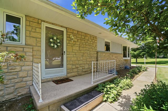 2262 Lewis Center Road, Lewis Center, OH 43035