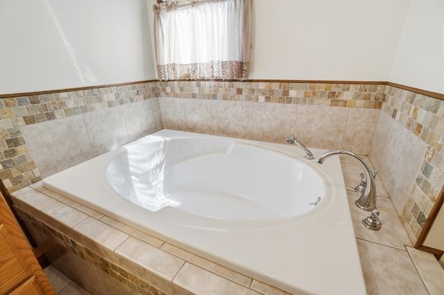 2262 Lewis Center Road, Lewis Center, OH 43035