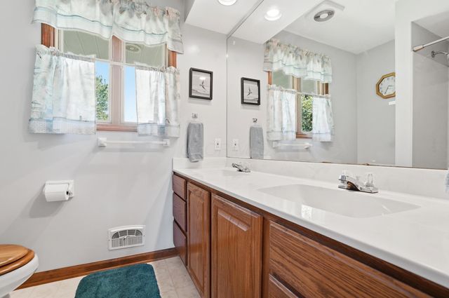 2262 Lewis Center Road, Lewis Center, OH 43035