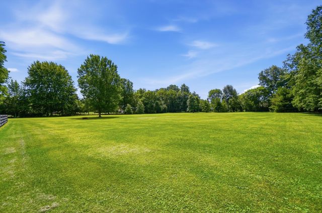 2262 Lewis Center Road, Lewis Center, OH 43035