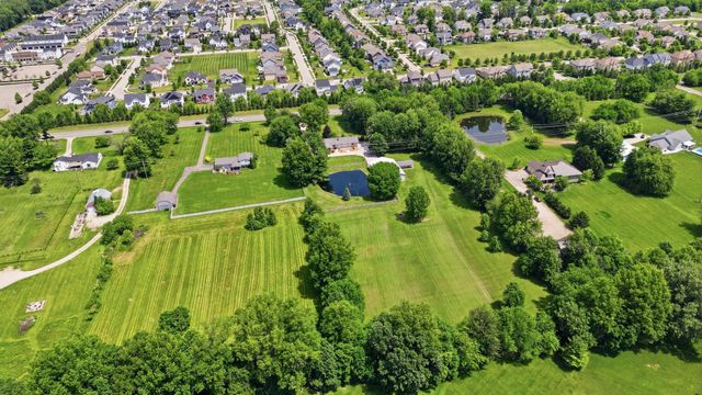 2262 Lewis Center Road, Lewis Center, OH 43035