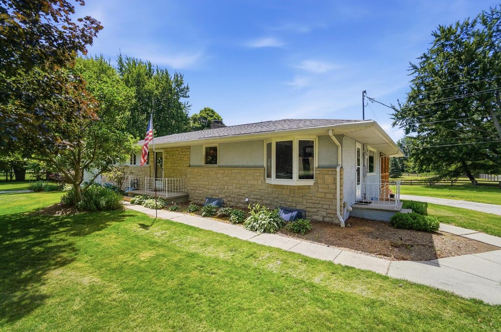 2262 Lewis Center Road, Lewis Center, OH 43035