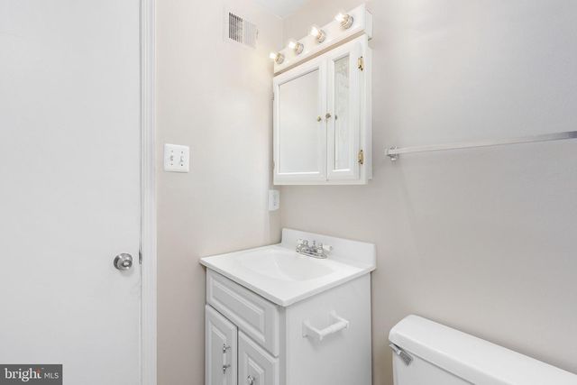 12821 LONGLEAF LN, Herndon, VA 20170