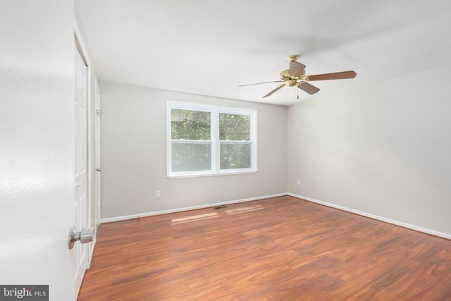 12821 LONGLEAF LN, Herndon, VA 20170