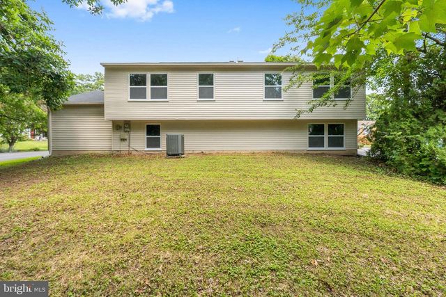 12821 LONGLEAF LN, Herndon, VA 20170