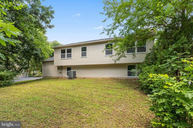 12821 LONGLEAF LN, Herndon, VA 20170