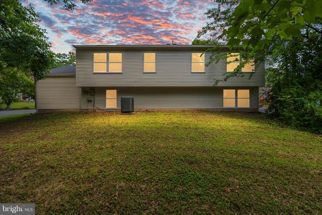 12821 LONGLEAF LN, Herndon, VA 20170
