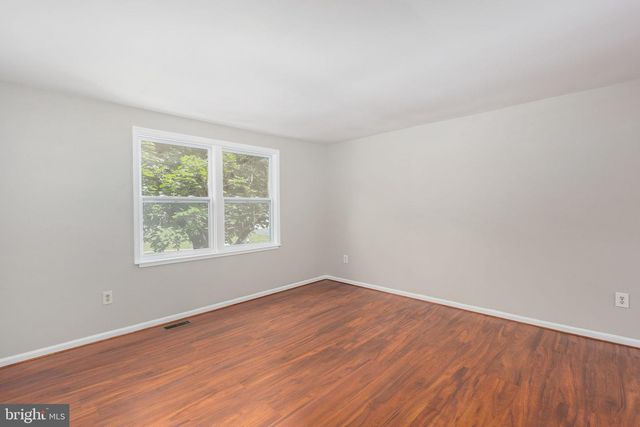 12821 LONGLEAF LN, Herndon, VA 20170