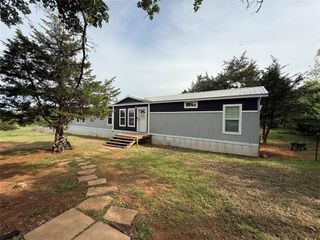 332331 E May Road, Wellston, OK 74881