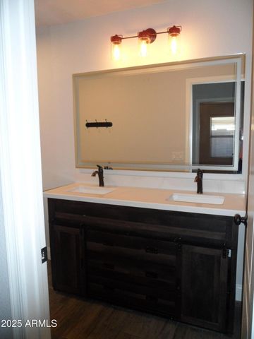 7864 E Osage Avenue, Mesa, AZ 85212