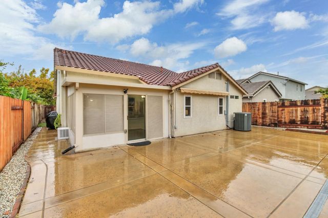 1801 Danbrook Dr, Sacramento, CA 95835