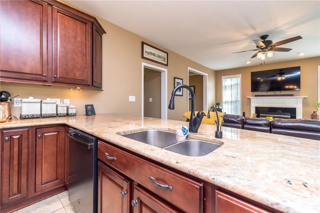4584 Shadowstone Drive, Easton, PA 18040