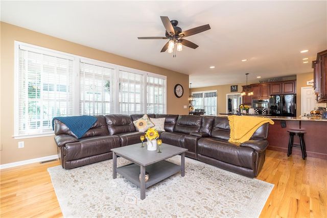 4584 Shadowstone Drive, Easton, PA 18040
