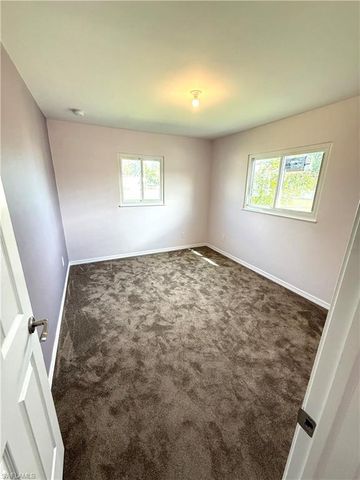 34 Hamlin CT, Lehigh Acres, FL 33936