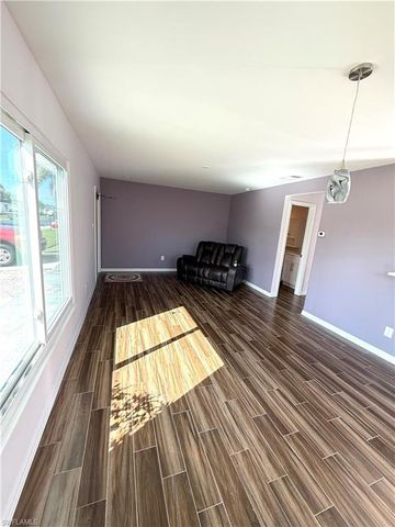 34 Hamlin CT, Lehigh Acres, FL 33936