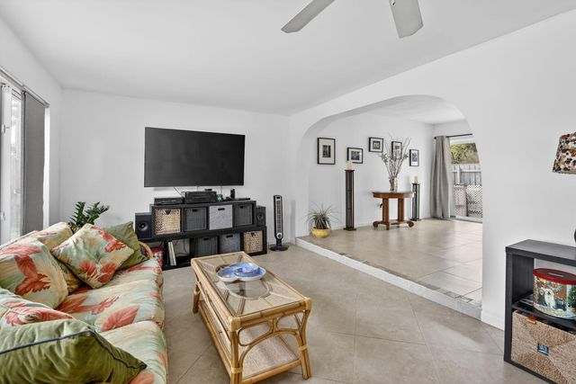 882 Azalea Court, Plantation, FL 33317