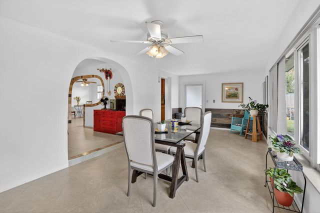 882 Azalea Court, Plantation, FL 33317