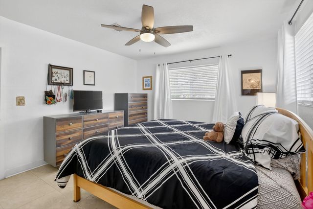 882 Azalea Court, Plantation, FL 33317