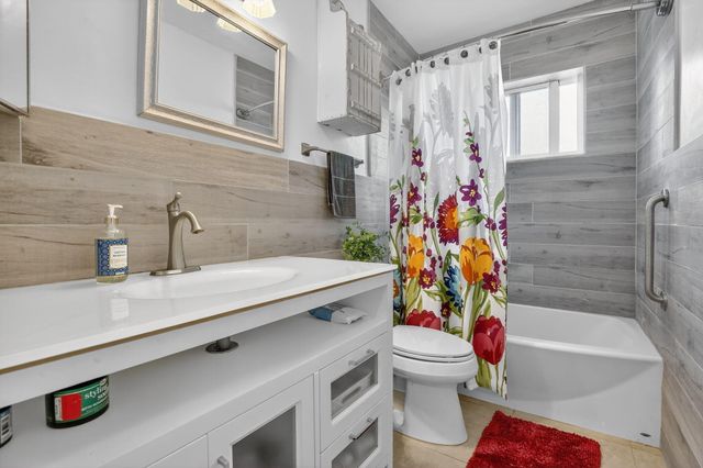 882 Azalea Court, Plantation, FL 33317