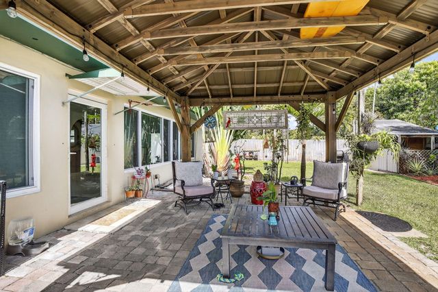 882 Azalea Court, Plantation, FL 33317