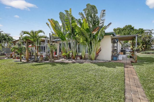 882 Azalea Court, Plantation, FL 33317