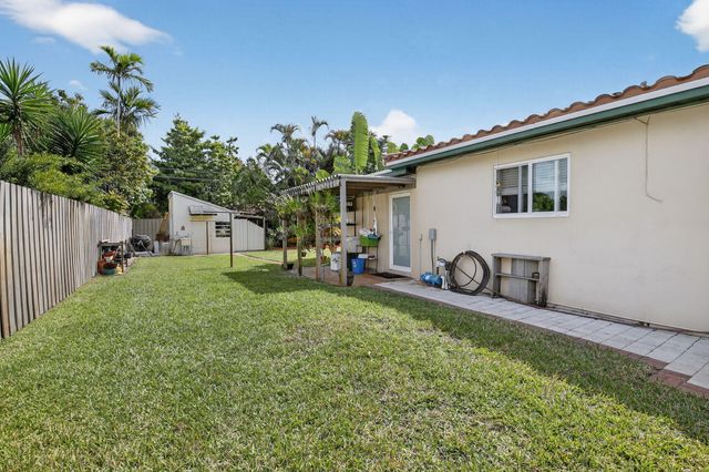 882 Azalea Court, Plantation, FL 33317