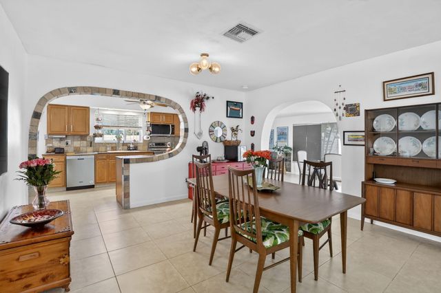 882 Azalea Court, Plantation, FL 33317